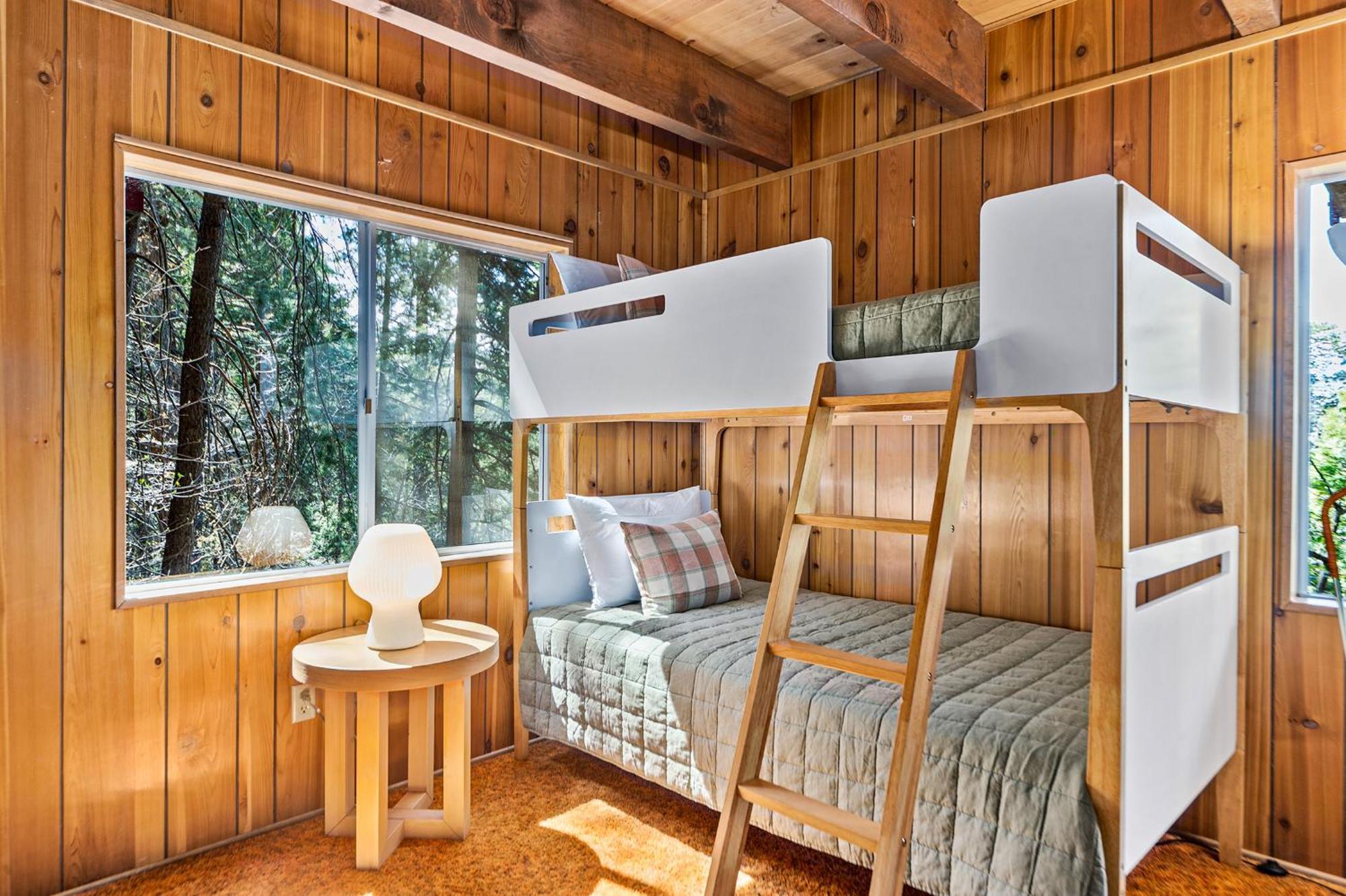 Pet & Kid Friendly Cozy Cabin, Bbq, Firepit, Outdoor Dining, Forest Views Лейк-Эрроухед Экстерьер фото