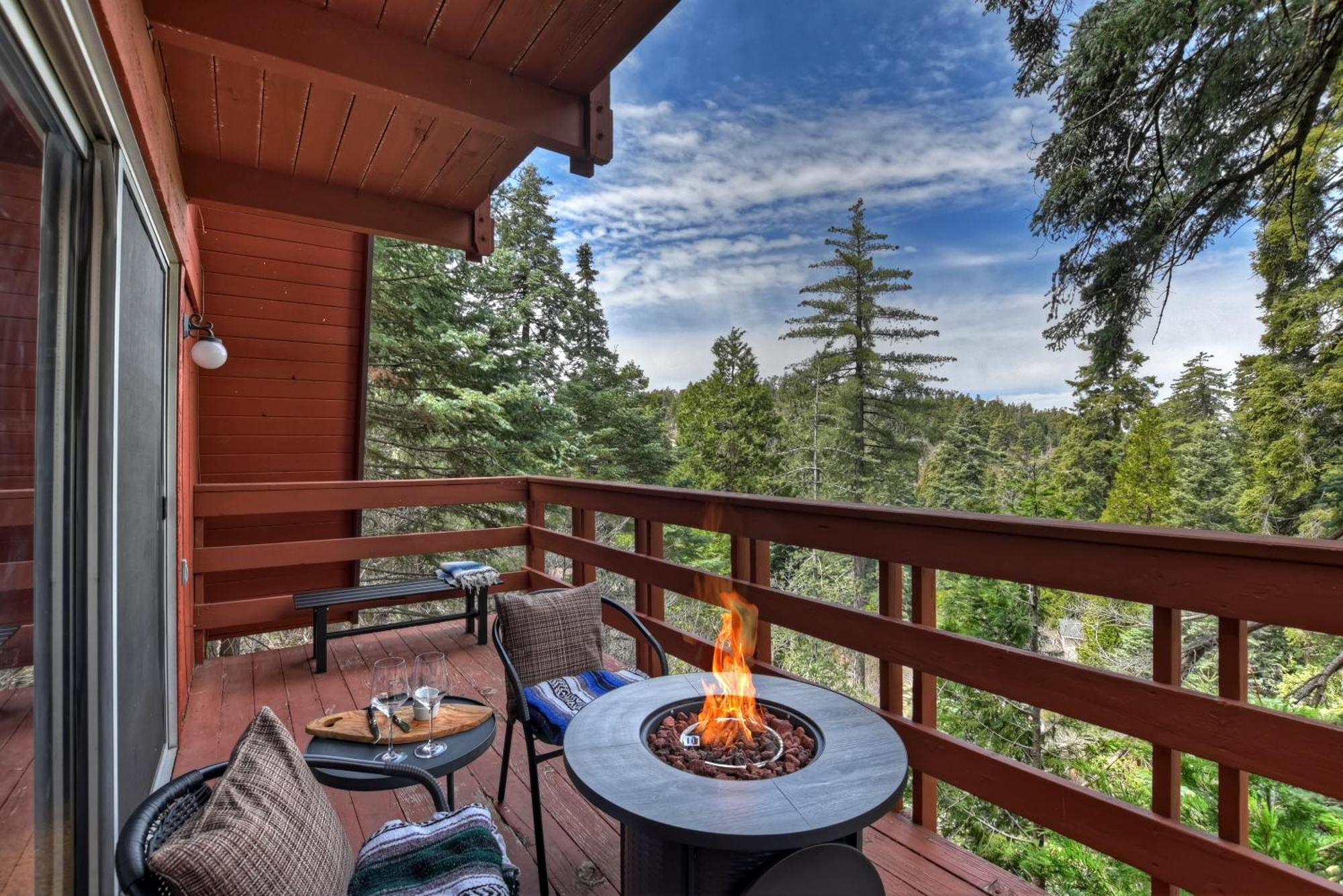 Pet & Kid Friendly Cozy Cabin, Bbq, Firepit, Outdoor Dining, Forest Views Лейк-Эрроухед Экстерьер фото